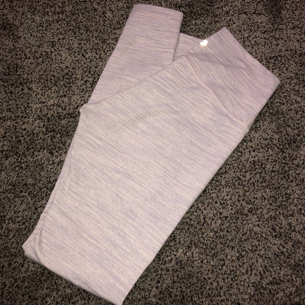 Lululemon Wunder Unders- New condition - Picture 2 of 8